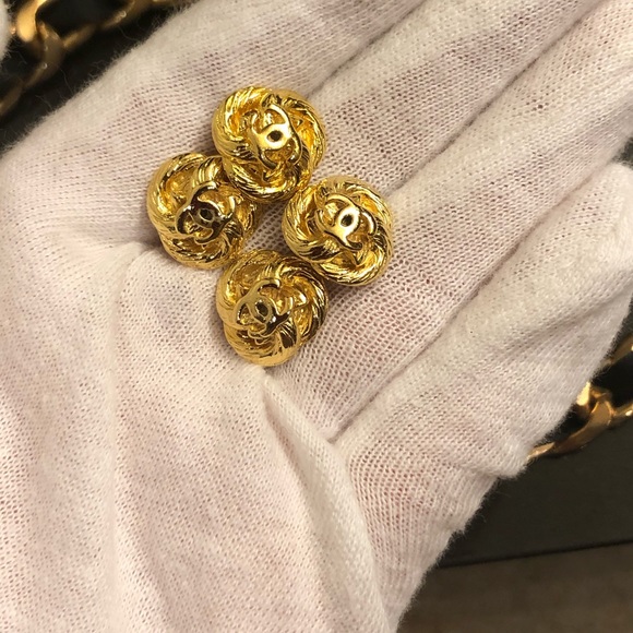 Authentic CHANEL Camellia Flower Gold Cuff Links - Picture 2 of 8